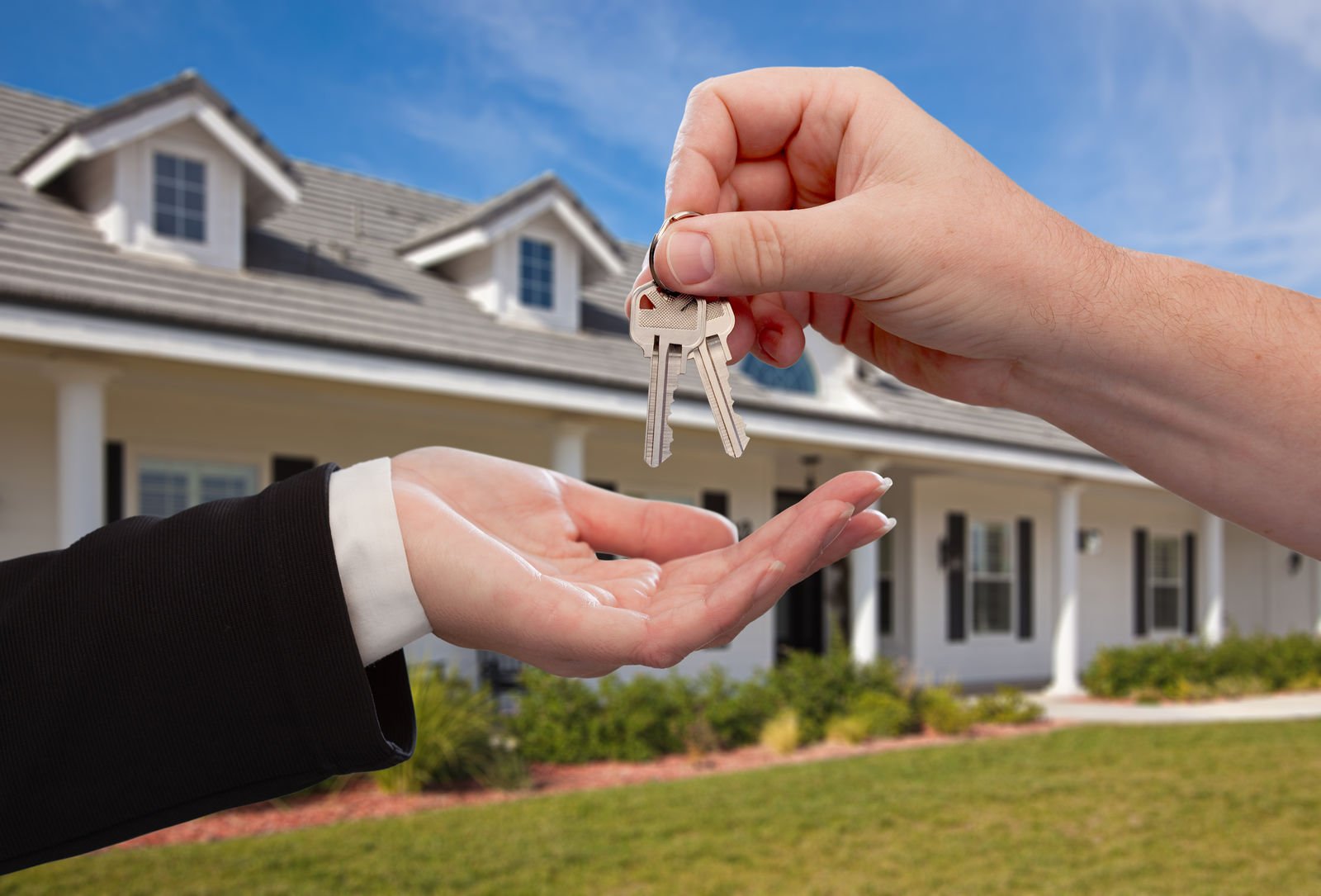 Does owning a home affect car insurance?